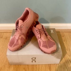 On Cloud Monochrome Sneaker Rose